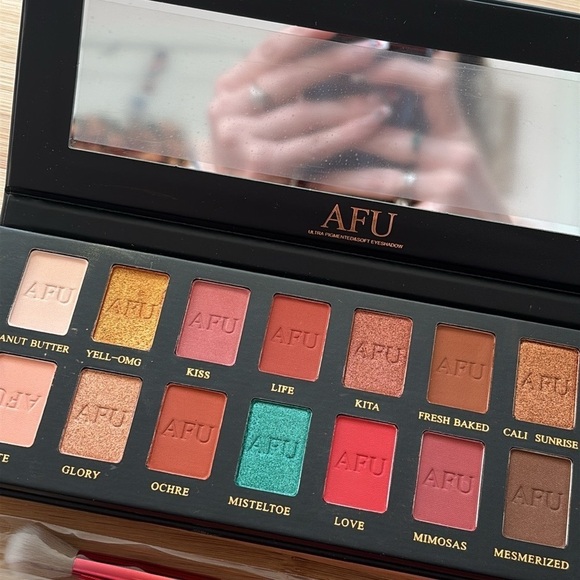 Brand New BH Cosmetics 8-Piece Eye Brush Set & AFU Eyeshadow Palette Pigmented - Picture 4 of 14